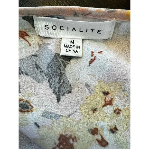 NWT Socialite Pink Floral Flutter Sleeve Ruffle V Wrap Front Hi-Lo Dress SZ M - Picture 6 of 9